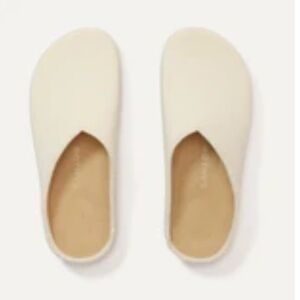 Rothy's The Casual Clog in Jasmine BNIB